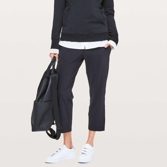 LULULEMON Black On The Fly Crop *23" (Second Release) Size 4 - Picture 1 of 10